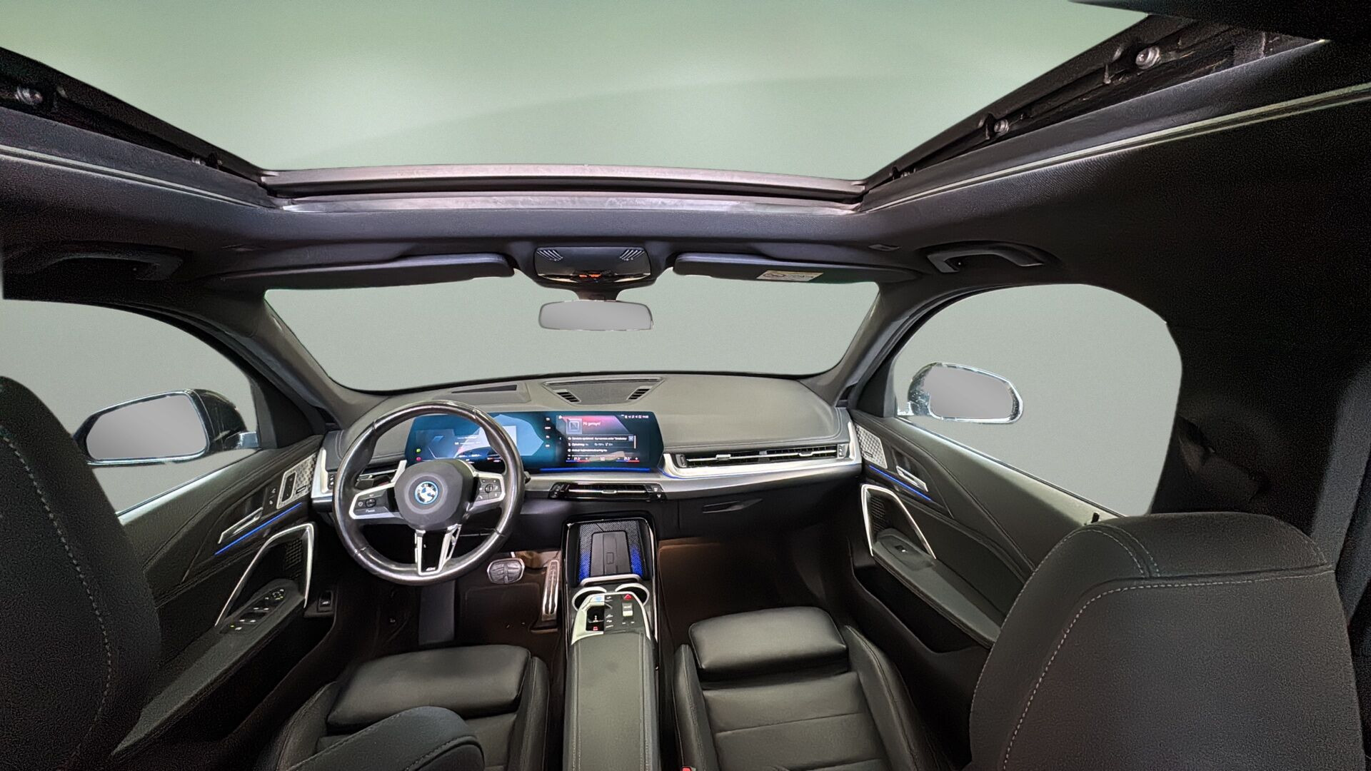 Grå BMW iX1 fra 2023