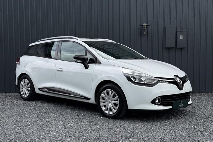 Hvid Renault Clio IV fra 2014 set udefra