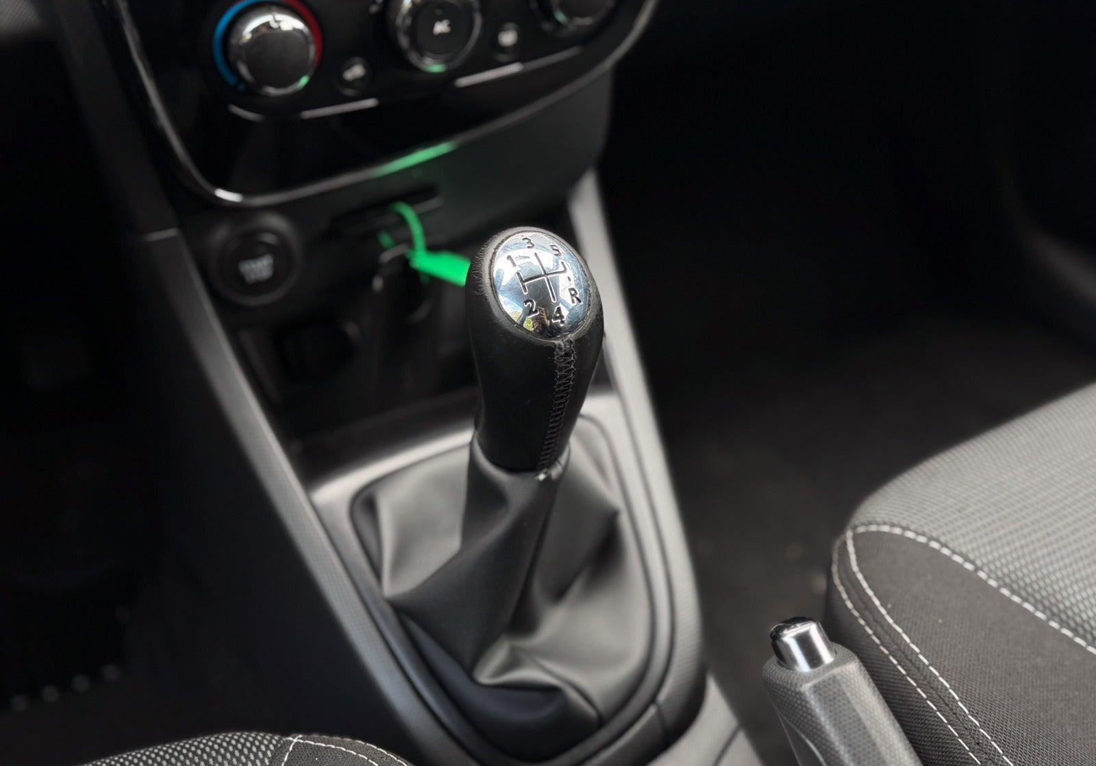 Hvid Renault Clio IV fra 2014