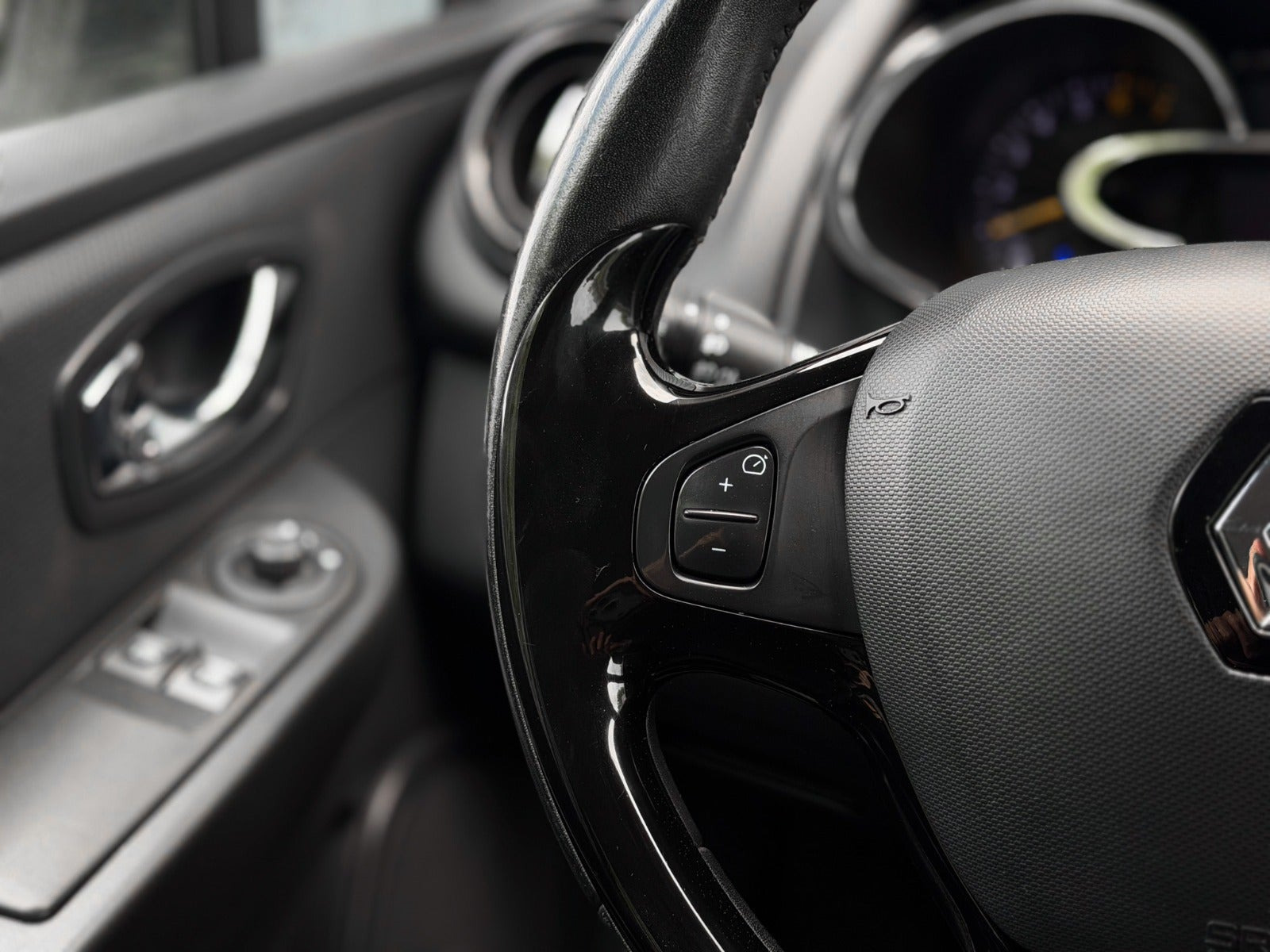 Hvid Renault Clio IV fra 2014