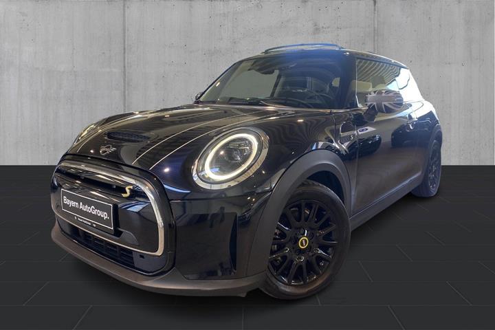 Sort Mini Cooper SE fra 2021 set udefra