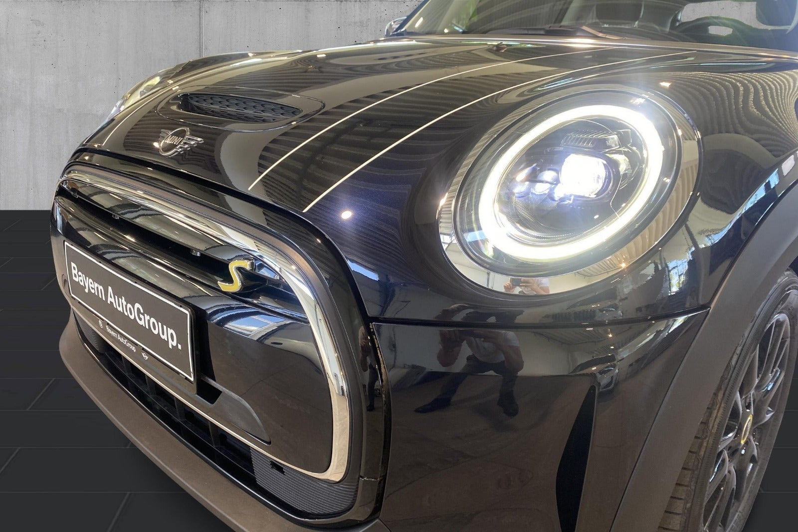Sort Mini Cooper SE fra 2021