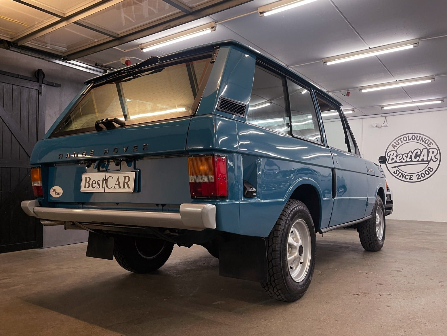 Blå Land Rover Range Rover fra 1972