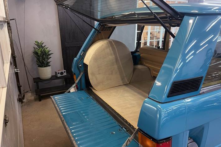 Blå Land Rover Range Rover fra 1972