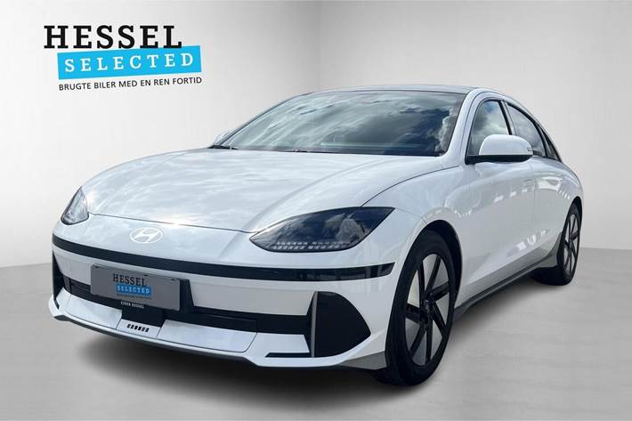 Hvid Hyundai Ioniq 6 fra 2023 set udefra