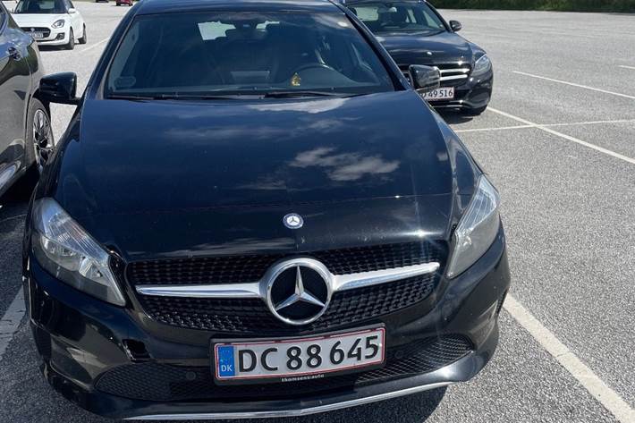 Sort Mercedes A180 d fra 2016