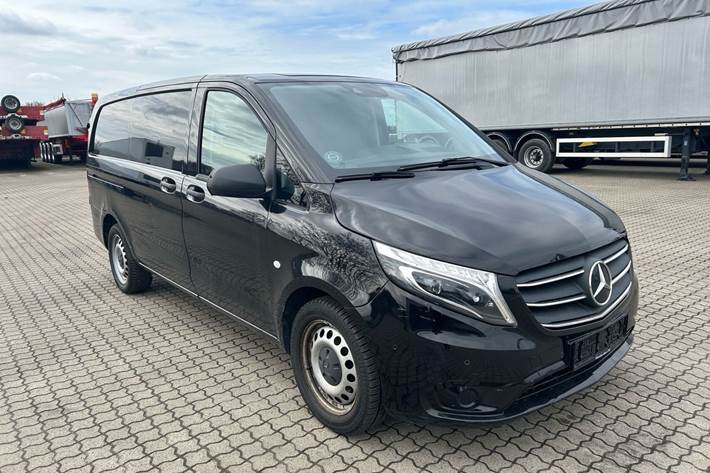 Sort Mercedes Vito 119 fra 2021