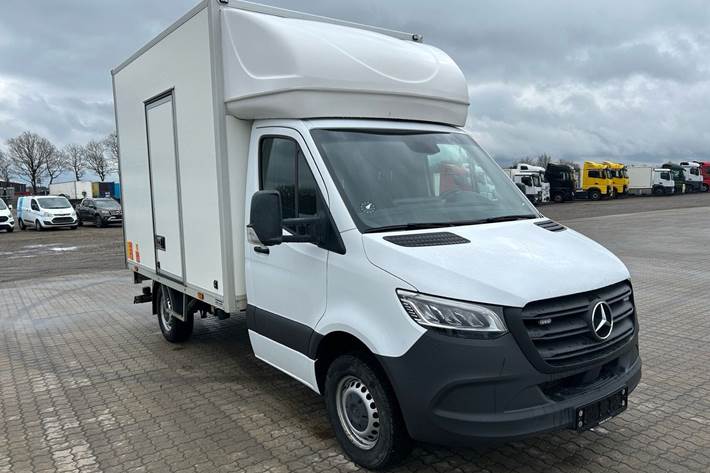 Hvid Mercedes Sprinter 317 fra 2022