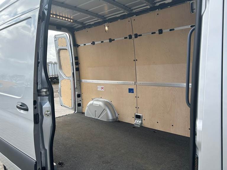 Mercedes Sprinter 214 2,2 CDi A2 Kassevogn aut. FWD