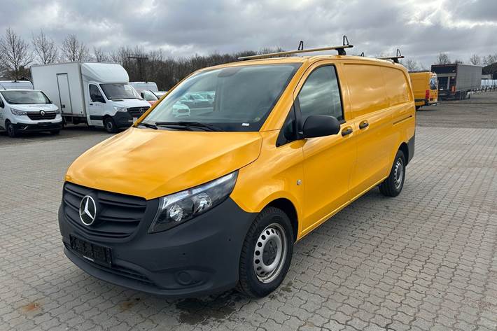 Gul Mercedes Vito 114 fra 2021