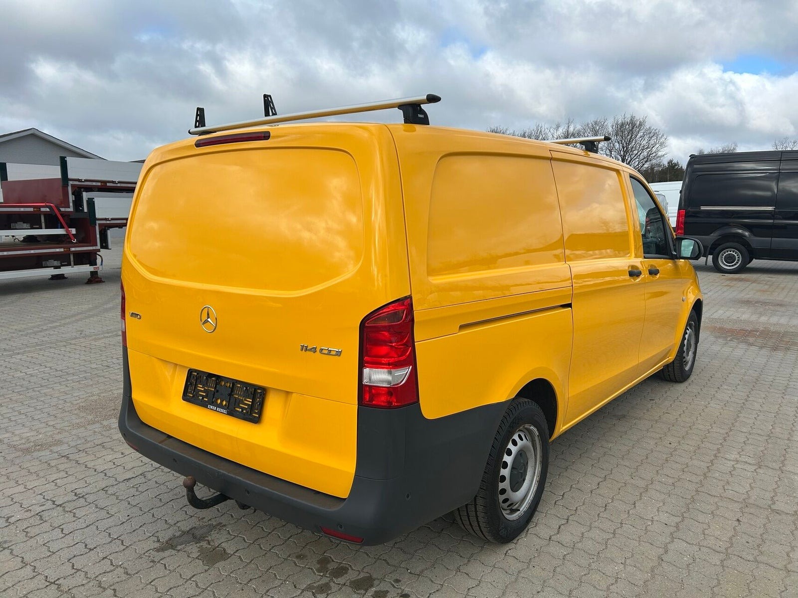 Gul Mercedes Vito 114 fra 2021
