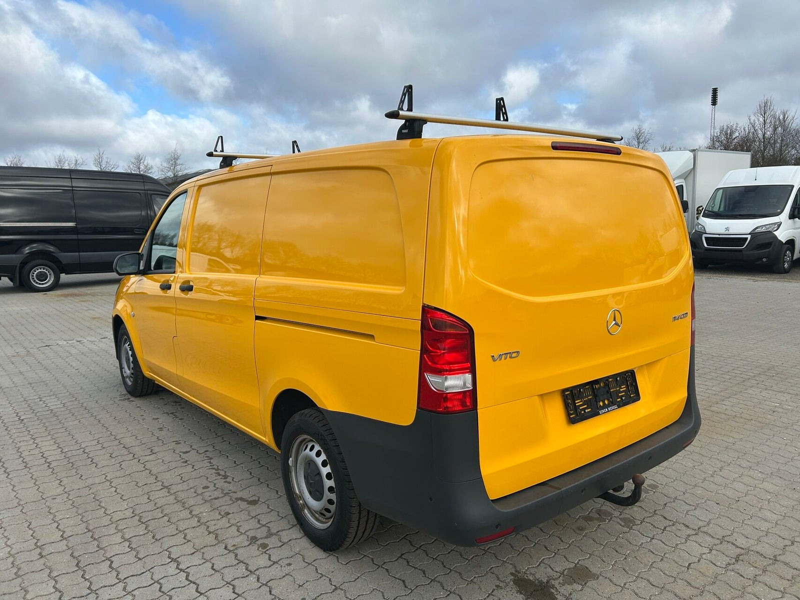 Gul Mercedes Vito 114 fra 2021