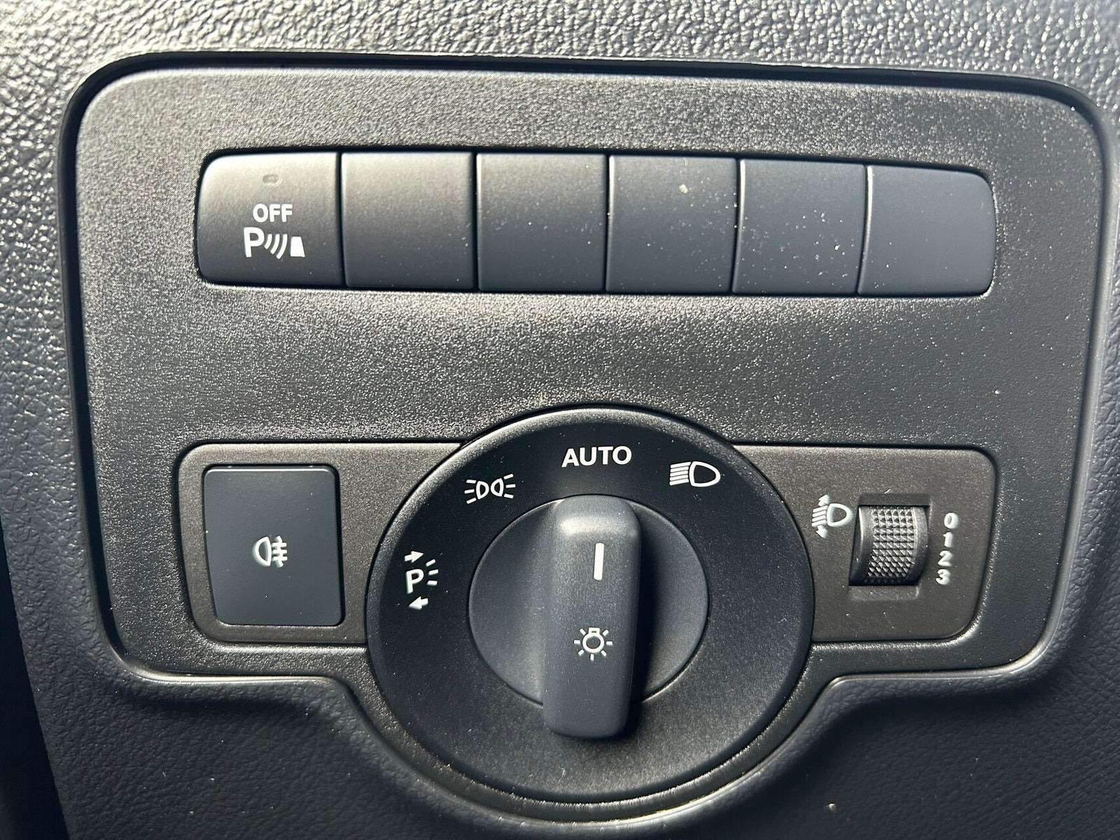 Gul Mercedes Vito 114 fra 2021