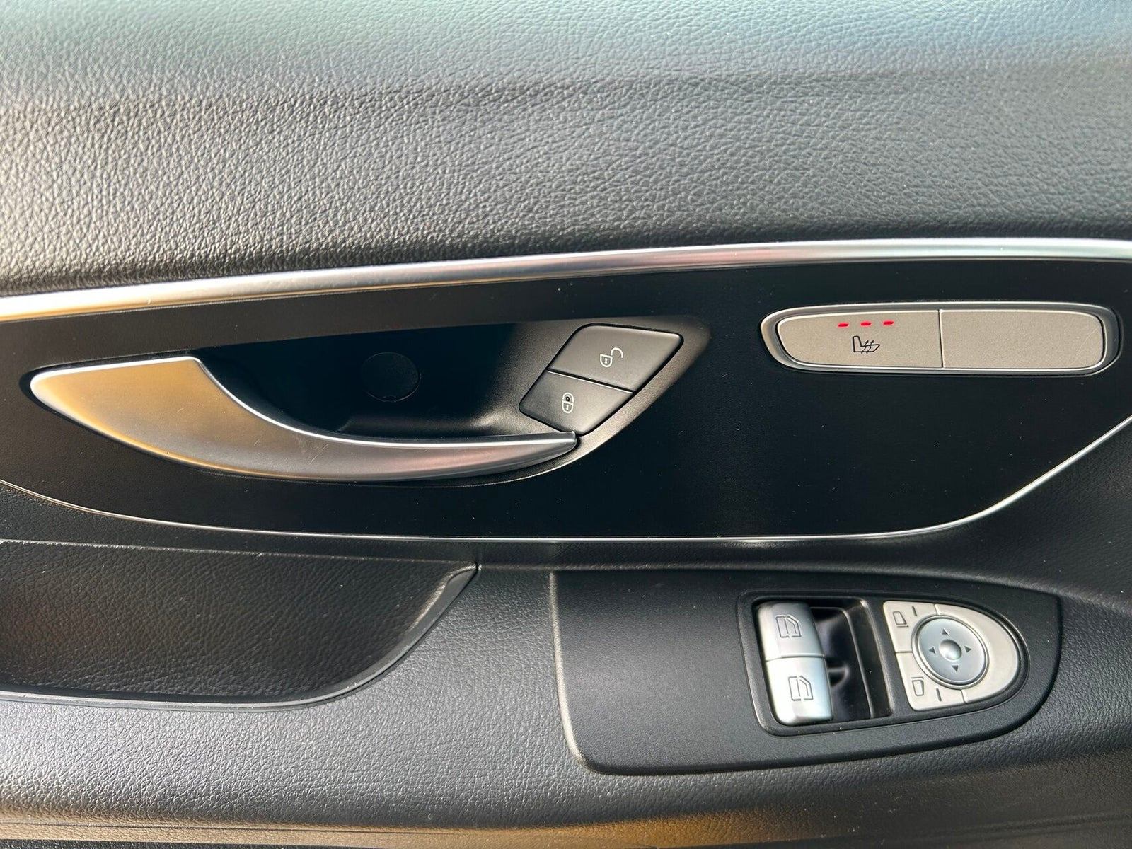 Gul Mercedes Vito 114 fra 2021