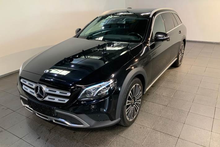 Sort Mercedes E220 d fra 2017