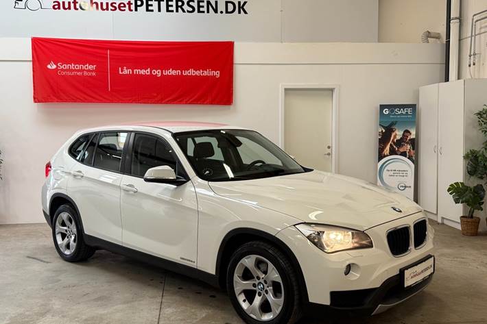 Hvid BMW X1 fra 2014 set udefra