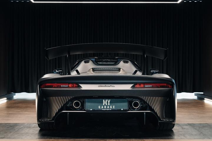Sort Dallara Stradale fra 2022 set udefra