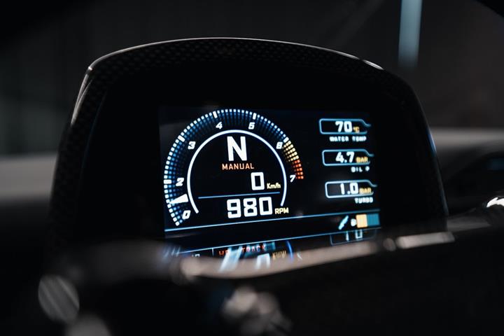 Sort Dallara Stradale fra 2022 set indefra