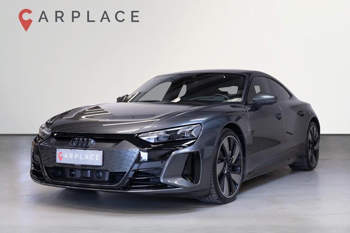 Grå Audi e-tron GT fra 2022 set udefra