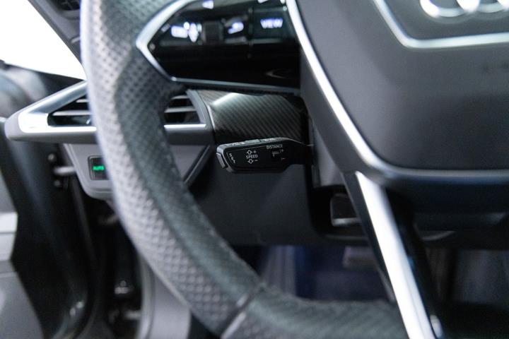 Grå Audi e-tron GT fra 2022