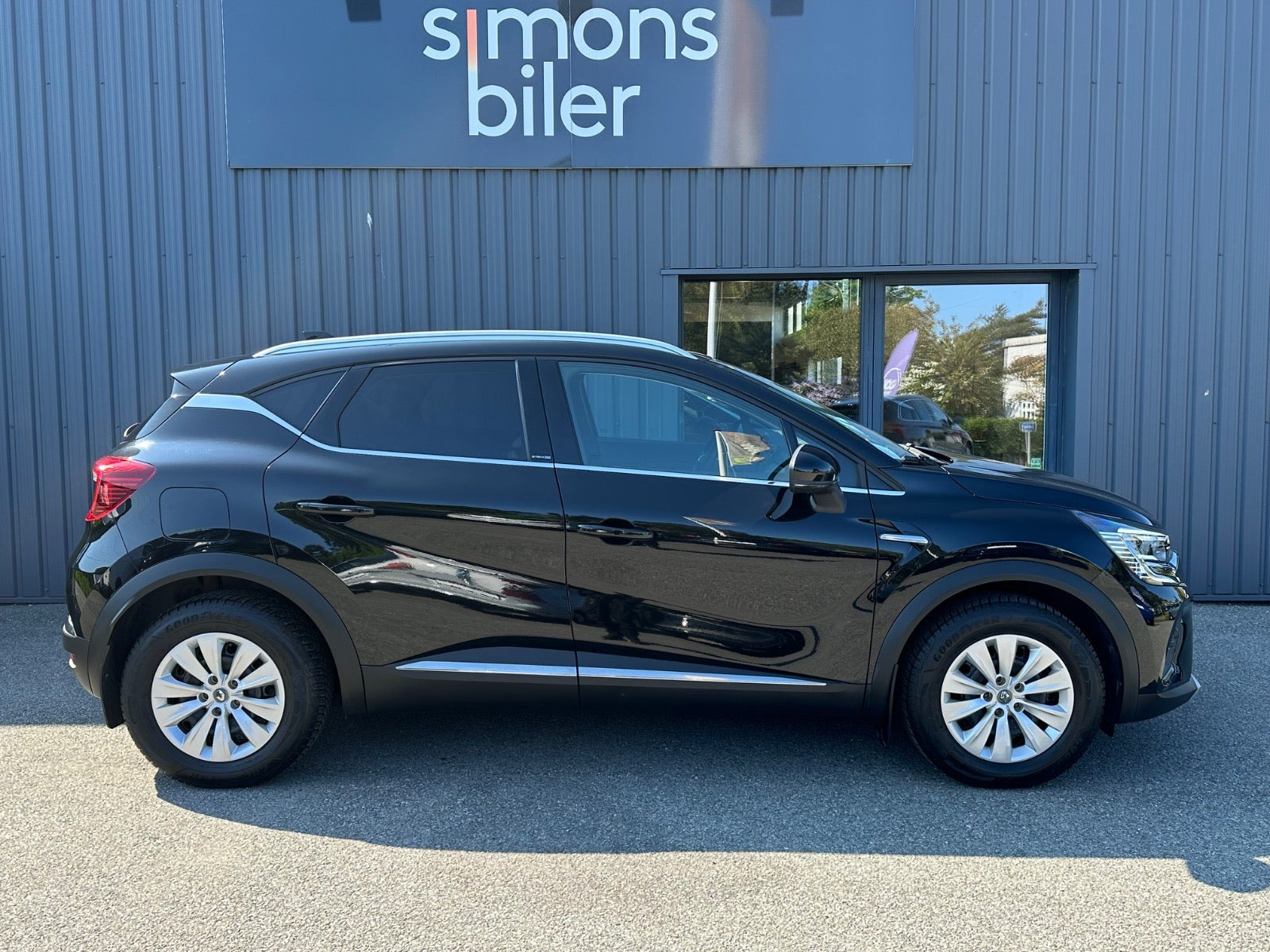 Sort Renault Captur fra 2020