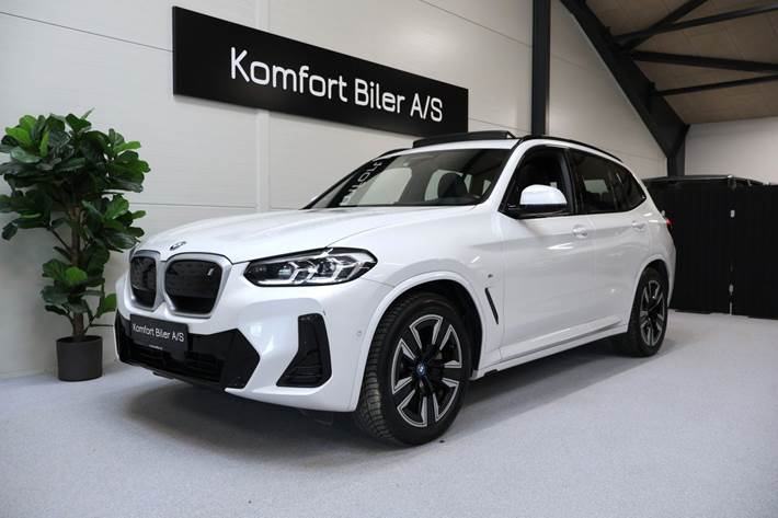 Hvid BMW iX3 fra 2021
