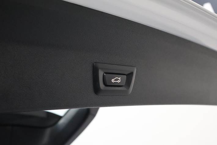 Hvid BMW iX3 fra 2021