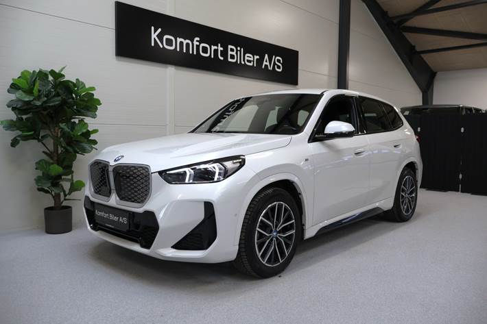 Hvid BMW iX1 fra 2024