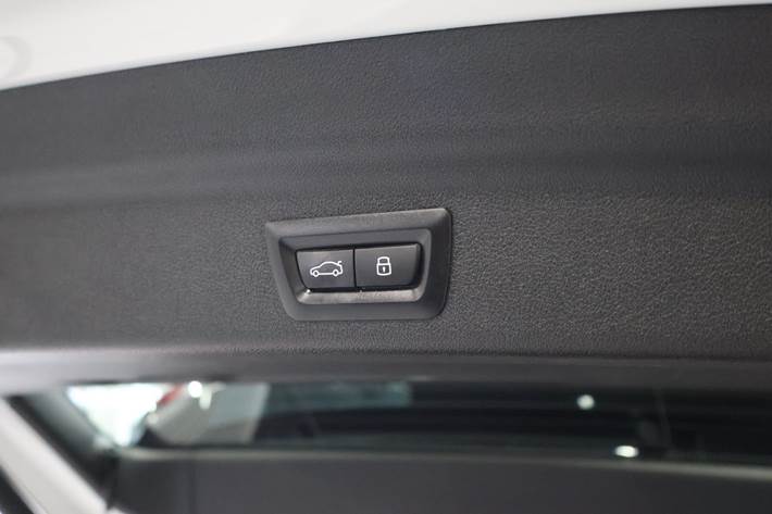 Hvid BMW iX1 fra 2024