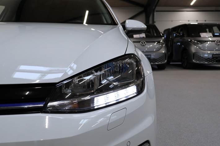 Hvid VW Golf VII fra 2018