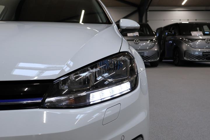 Hvid VW Golf VII fra 2018