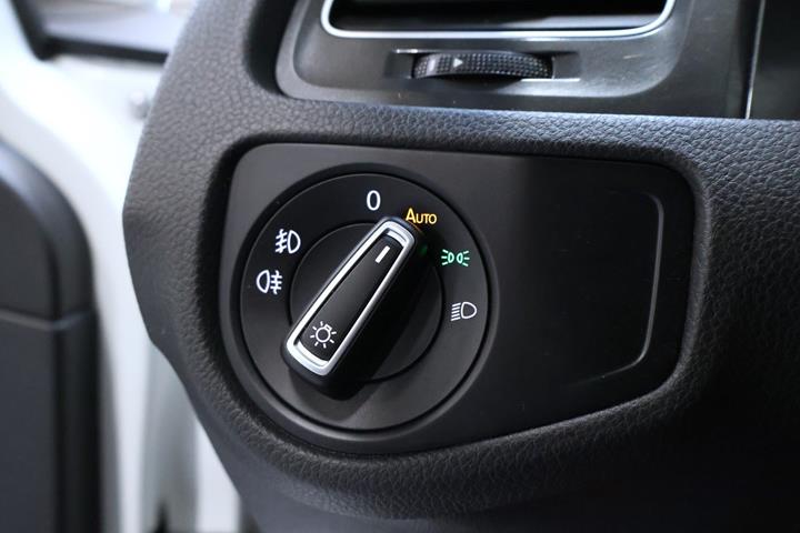 Hvid VW Golf VII fra 2018