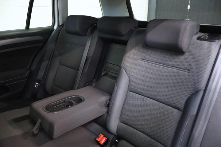 Hvid VW Golf VII fra 2018