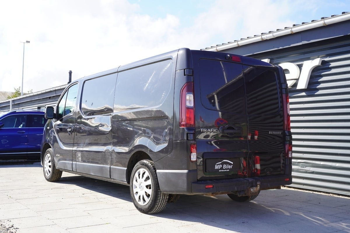 Sort Renault Trafic T29 fra 2016