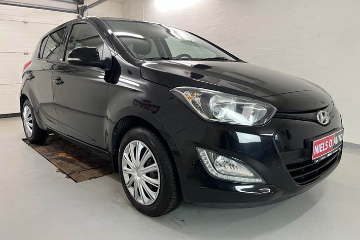 Sort Hyundai i20 fra 2015