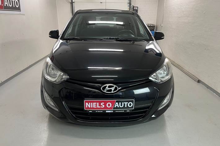 Sort Hyundai i20 fra 2015
