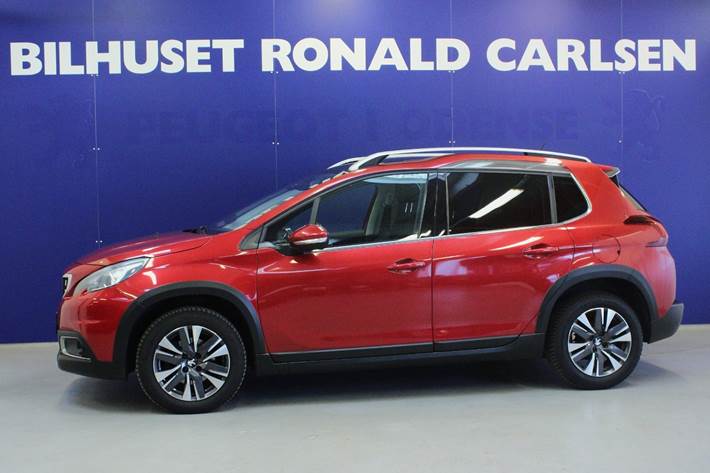 Rød Peugeot 2008 fra 2018
