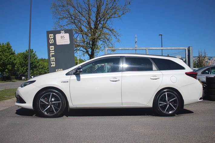 Hvid Toyota Auris fra 2018