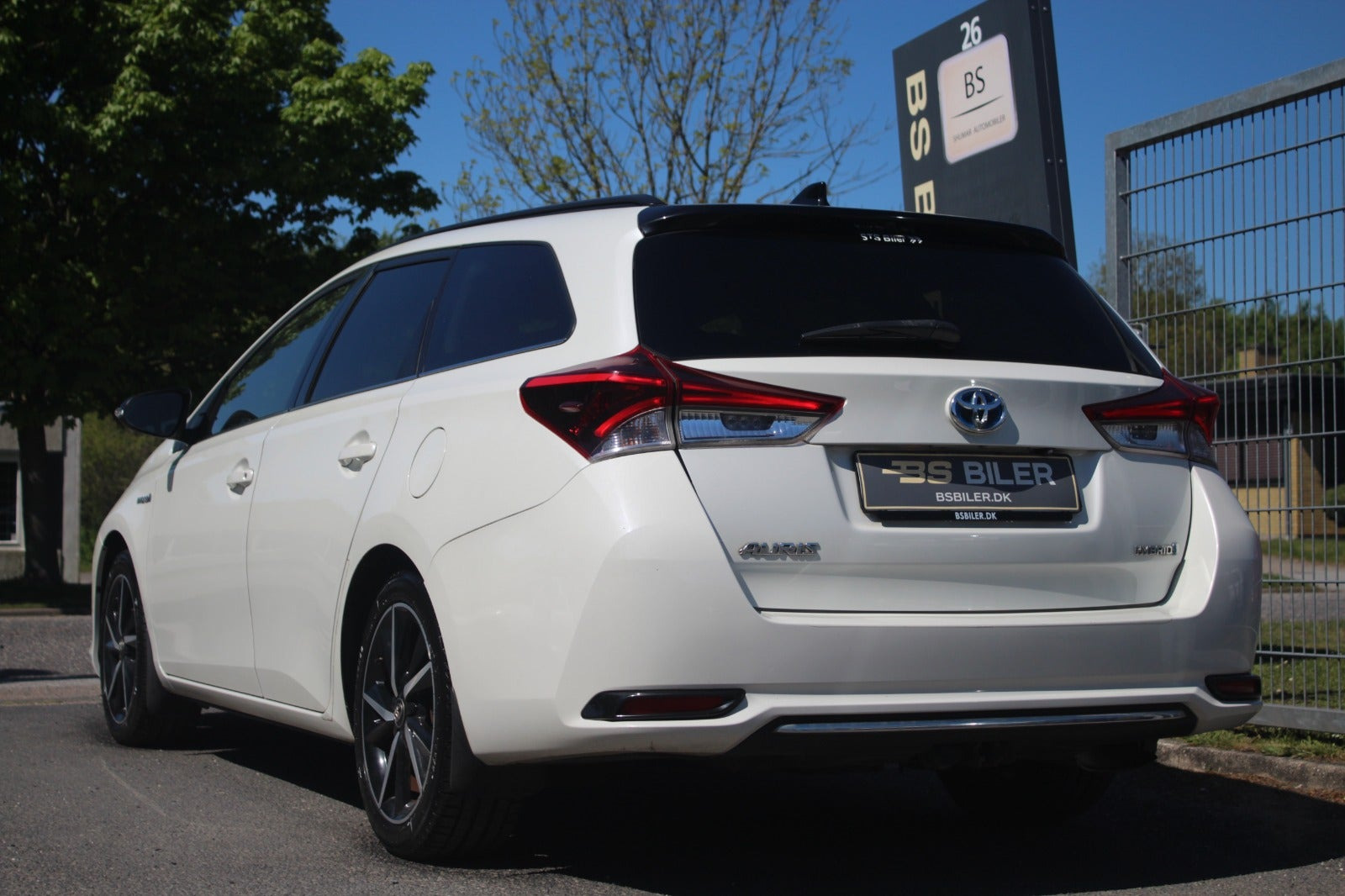 Hvid Toyota Auris fra 2018