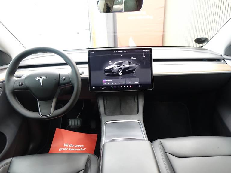 Tesla Model Y Long Range AWD