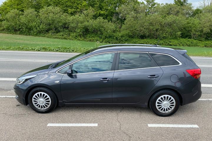 Grå Kia Ceed fra 2015