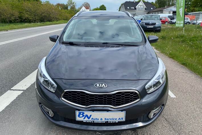 Grå Kia Ceed fra 2015