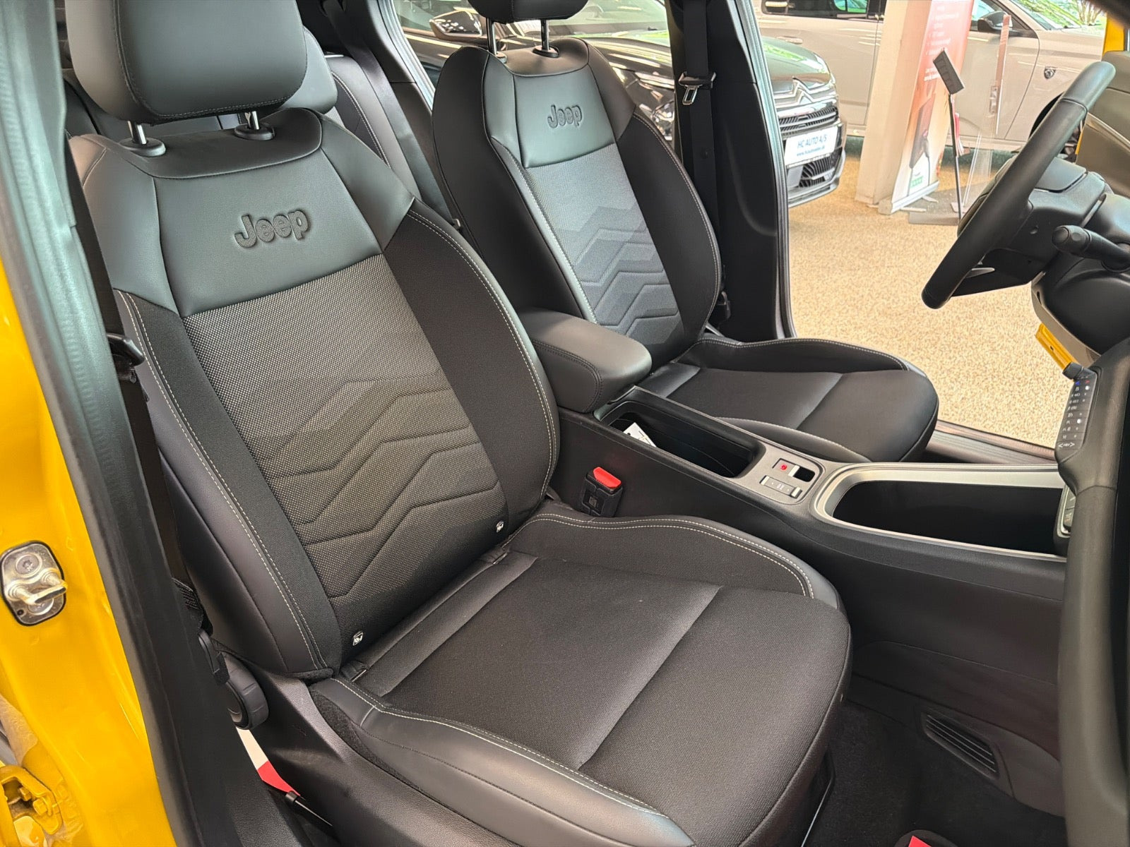 Gul Jeep Avenger fra 2023