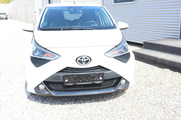 Hvid Toyota Aygo fra 2020