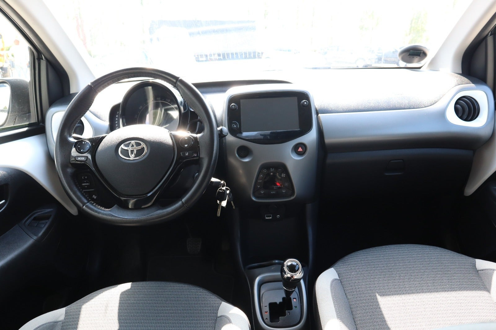 Hvid Toyota Aygo fra 2020