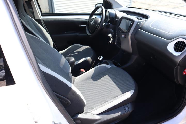 Hvid Toyota Aygo fra 2020