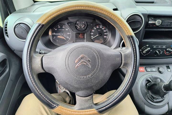 Hvid Citroën Berlingo fra 2012