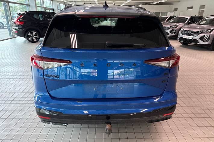 Blå Skoda Enyaq fra 2023
