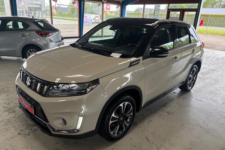 Beige Suzuki Vitara fra 2020