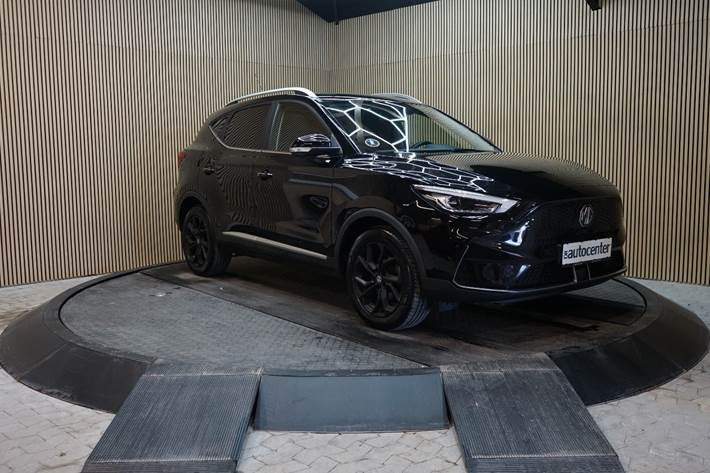 Sort MG ZS fra 2022
